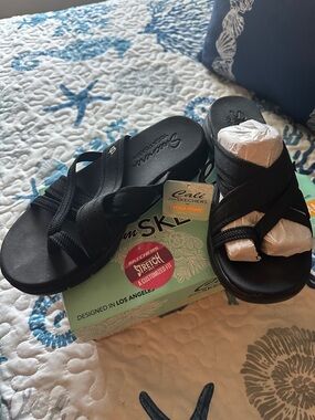 Skechers Black Crisscross Yoga Foam Slide Sandals